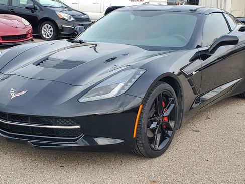 Used 2019 Chevrolet Corvette Stingray Coupe w/ 1LT image 10