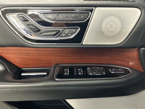 Used 2021 Lincoln Navigator L Reserve AWD/4WD image 10