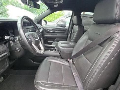 Used 2023 GMC Yukon Denali AWD/4WD image 4
