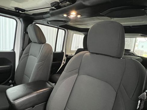 Used 2020 Jeep Wrangler Unlimited Sport AWD/4WD image 22