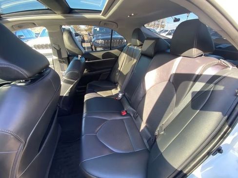 Used 2021 Toyota Camry XLE w/ Cold Weather Package image 24