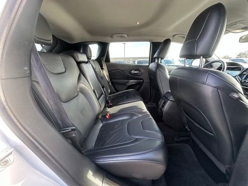 Used 2020 Jeep Cherokee Limited image 29