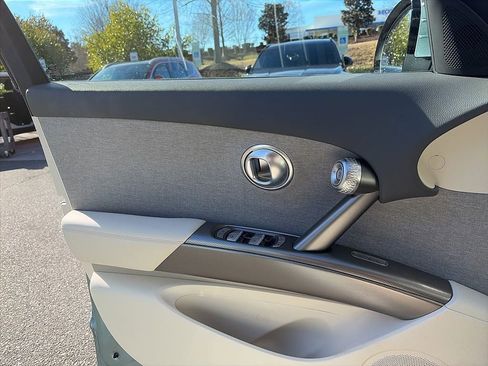 Used 2025 Genesis GV60 RWD image 14