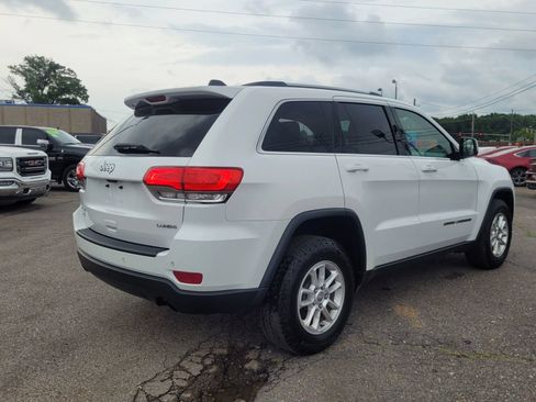 Used 2018 Jeep Grand Cherokee Laredo AWD/4WD image 15