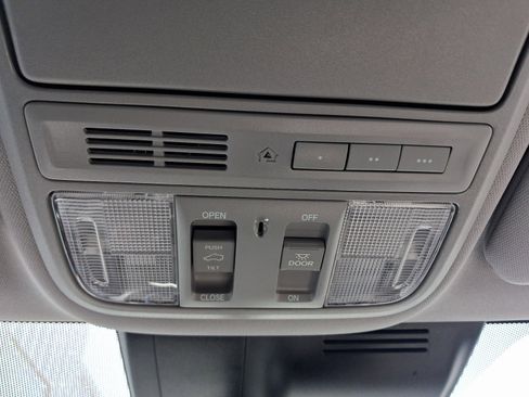 Used 2021 Honda CR-V Touring image 30