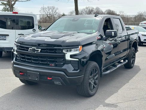 Used 2025 Chevrolet Silverado 1500 LT Trail Boss w/ Convenience Package II AWD/4WD image 7