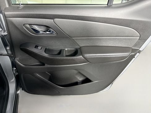 Used 2023 Chevrolet Traverse LT FWD image 28