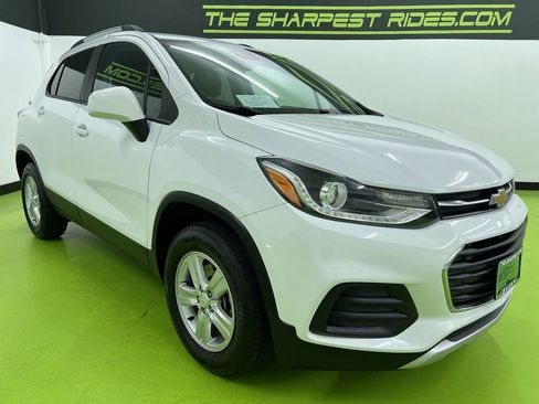 Used 2022 Chevrolet Trax LT w/ Driver Confidence Package AWD/4WD image 2