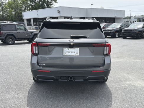 Used 2025 Ford Explorer ST-Line w/ Premium Package RWD image 7