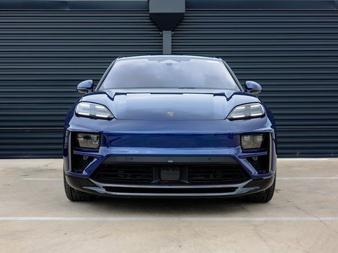 New 2025 Porsche Macan Turbo Electric image 10