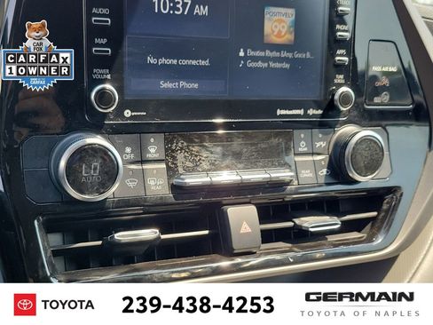 Used 2022 Toyota Highlander LE FWD image 32