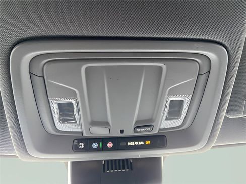 Used 2024 Chevrolet Silverado 1500 LT image 34