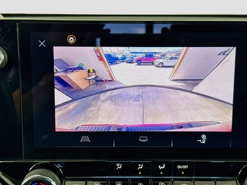 Used 2023 Chevrolet Colorado LT w/ LT Convenience Package RWD image 16