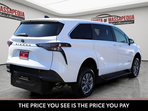 Used 2026 Toyota Sienna LE FWD image 6