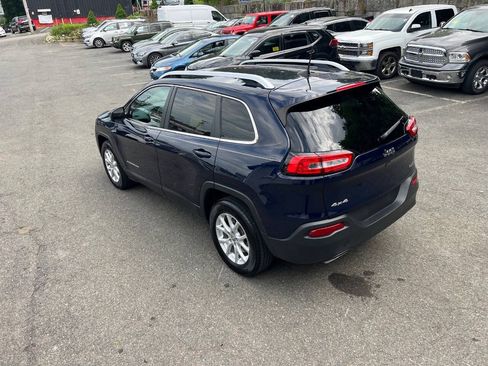 Used 2016 Jeep Cherokee Latitude w/ Cold Weather Group AWD/4WD image 10