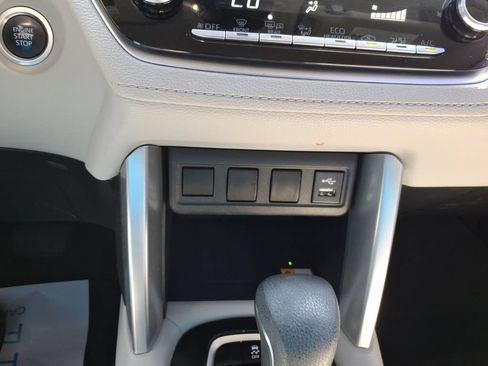 Used 2022 Toyota Corolla Cross LE FWD image 15