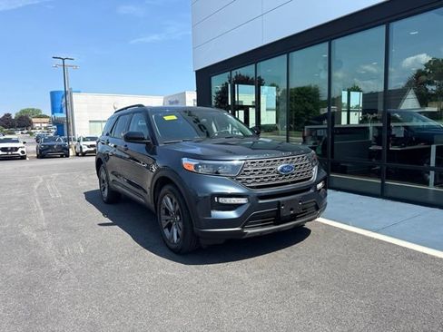Used 2023 Ford Explorer XLT w/ Equipment Group 202A AWD/4WD image 1