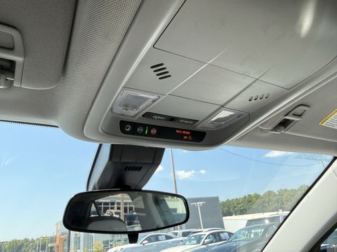 Used 2024 Chevrolet Equinox LS w/ LS Convenience Package FWD image 28