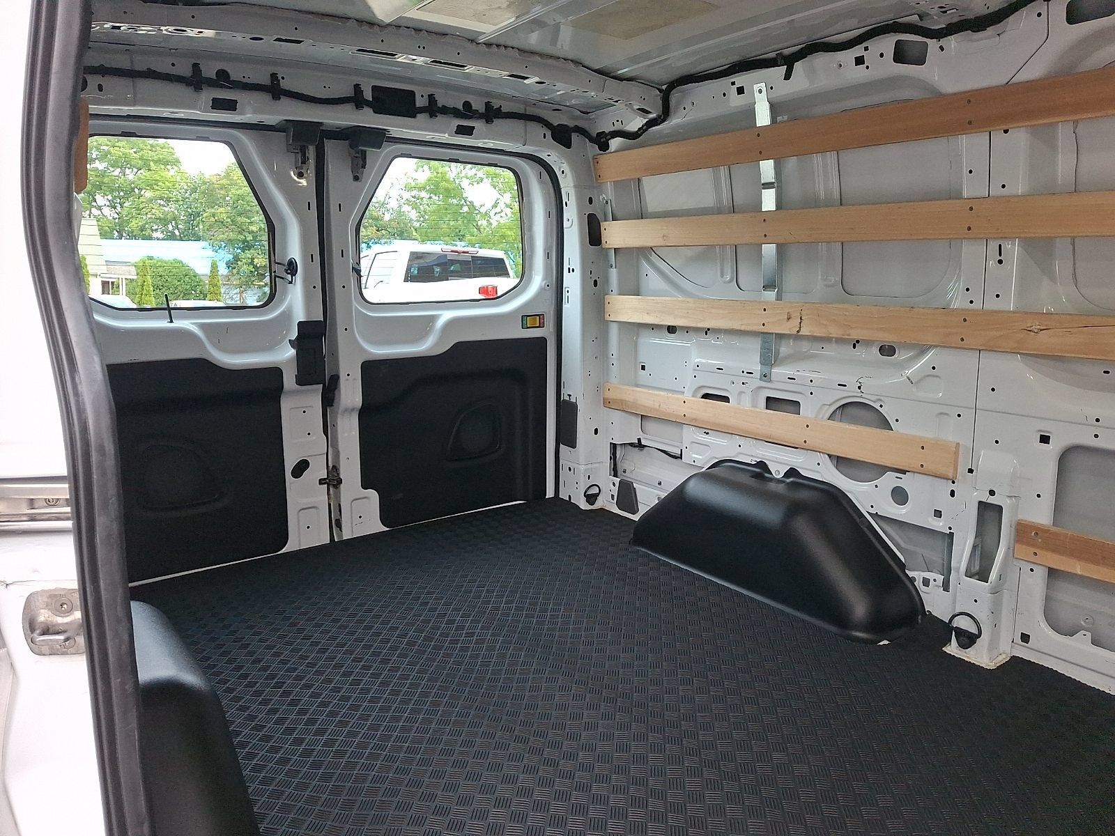 Used 2025 Ford Transit 250 Low Roof w/ Exterior Upgrade Package RWD image 10