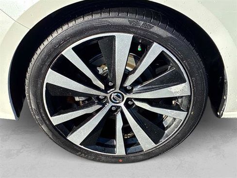 Used 2019 Nissan Altima 2.5 SR image 17