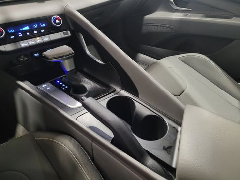 Used 2023 Hyundai Elantra SEL FWD image 26