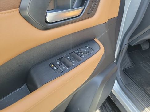 Used 2025 Nissan Armada SL w/ Captain's Chari Seat Package RWD image 17