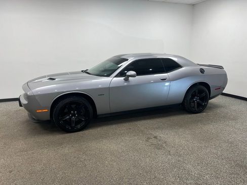 Used 2016 Dodge Challenger R/T w/ Blacktop Package image 20