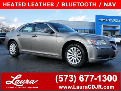 Used 2014 Chrysler 300 image 1