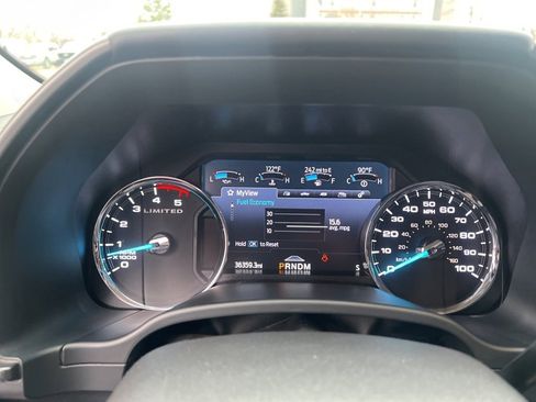 Certified 2021 Ford F250 Limited w/ FX4 Off-Road Package image 12