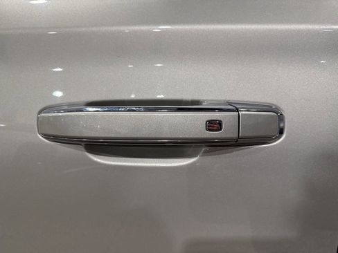 Used 2016 GMC Yukon XL Denali w/ Open Road Package image 10