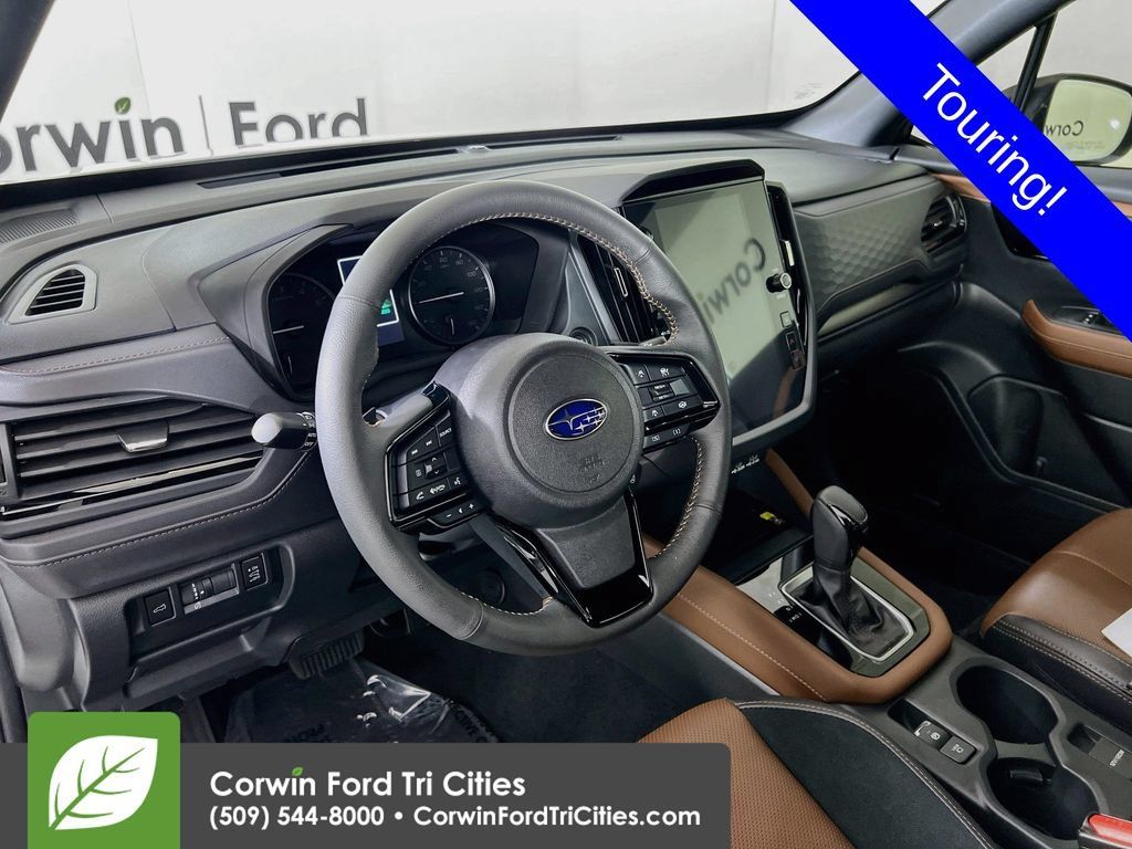 Used 2025 Subaru Forester Touring AWD/4WD image 3
