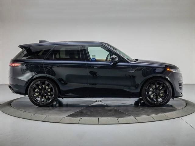 New 2026 Land Rover Range Rover Sport Dynamic SE AWD/4WD image 6