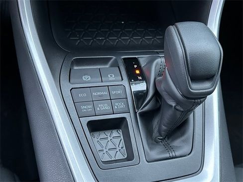 New 2025 Toyota RAV4 XLE image 30