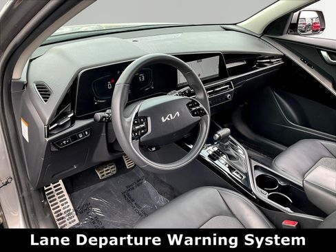 Used 2023 Kia Niro EX Touring FWD image 16