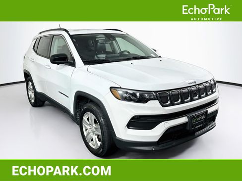 Used 2022 Jeep Compass Latitude w/ Sun and Sound Group FWD image 1