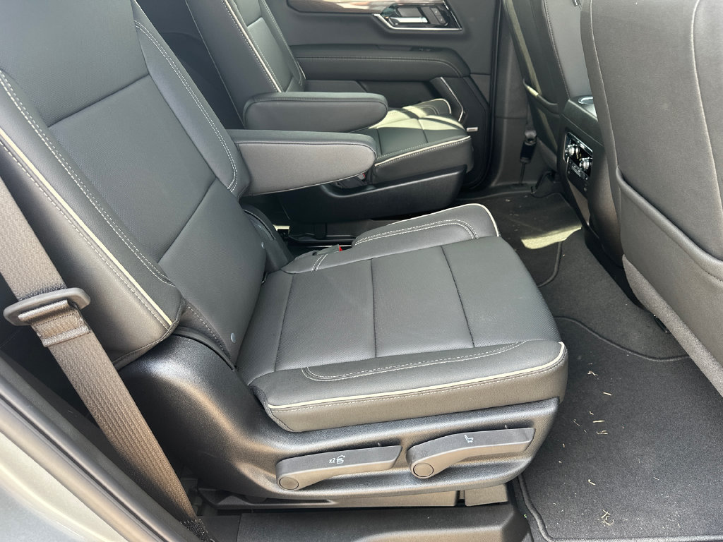 Used 2026 GMC Yukon Elevation RWD image 15