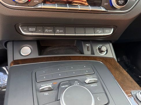 Used 2019 Audi Q5 2.0T Premium w/ Convenience Package image 25