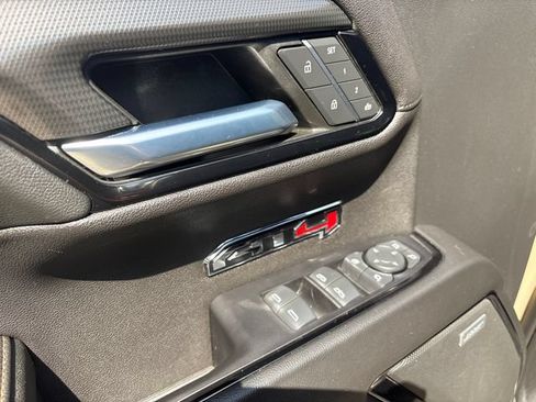 Used 2022 GMC Sierra 1500 AT4 w/ AT4 Preferred Package AWD/4WD image 17