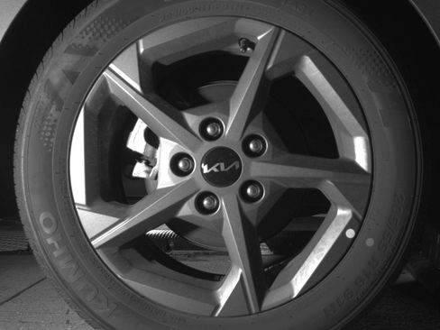 Used 2025 Kia K4 LXS image 15