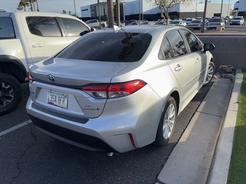 Used 2023 Toyota Corolla LE w/ LE Premium Package image 6