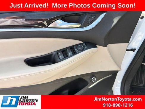 Used 2018 Buick Enclave Essence FWD image 10