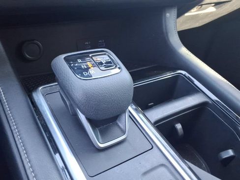 Used 2022 Nissan Pathfinder SL FWD image 22