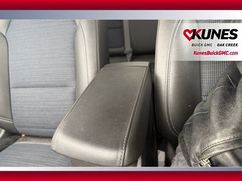 Used 2025 Buick Envista Preferred w/ Convenience I Package image 23