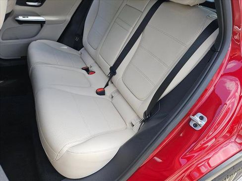 Used 2026 Mercedes-Benz GLC 300 image 17