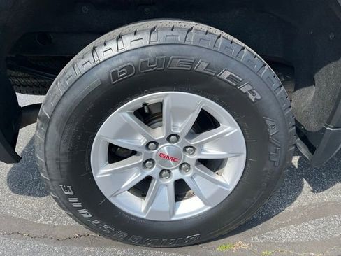 Used 2021 GMC Sierra 1500 SLE w/ Preferred Package image 14