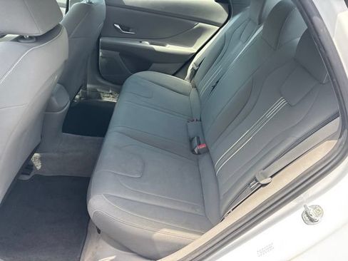 Used 2023 Hyundai Elantra Blue FWD image 11