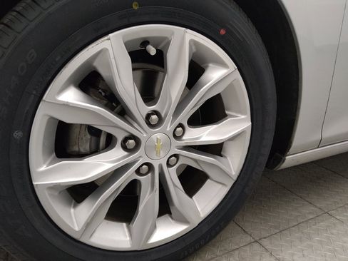 Used 2020 Chevrolet Malibu LT FWD image 31