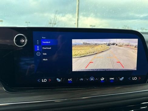 Used 2025 Chevrolet Tahoe LT AWD/4WD image 17