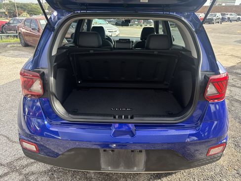 Used 2022 Hyundai Venue Limited w/ Cargo Package FWD image 28