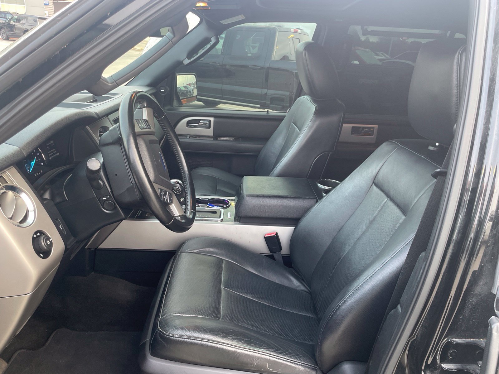 Used 2017 Ford Expedition EL Limited w/ Equipment Group 301A AWD/4WD image 9